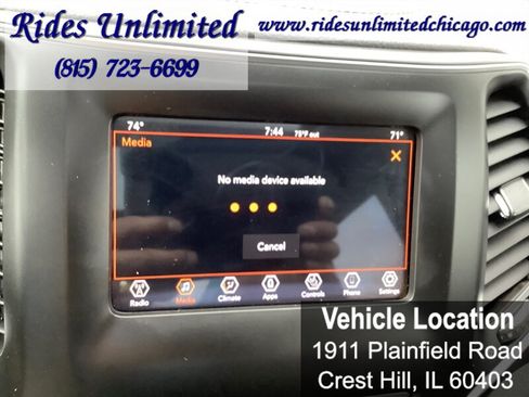 Used 2019 Jeep Cherokee Latitude Plus w/ Comfort/Convenience Group FWD image 24