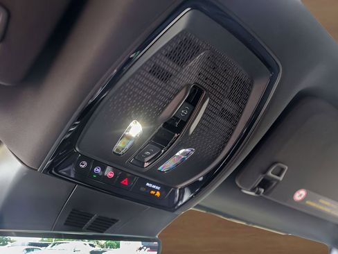 Certified 2025 Cadillac Lyriq Luxury w/ LPO, Floor Liner Package AWD/4WD image 19