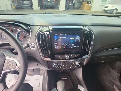 Used 2023 Chevrolet Traverse RS AWD/4WD image 17