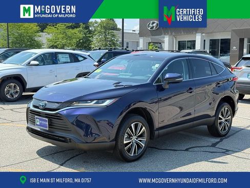 Used 2024 Toyota Venza LE AWD/4WD image 1
