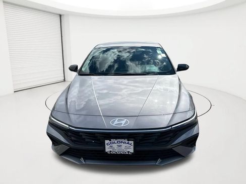 Certified 2025 Hyundai Elantra SEL FWD image 2