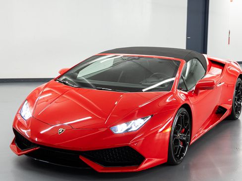Used 2017 Lamborghini Huracan LP 610-4 AWD/4WD image 5
