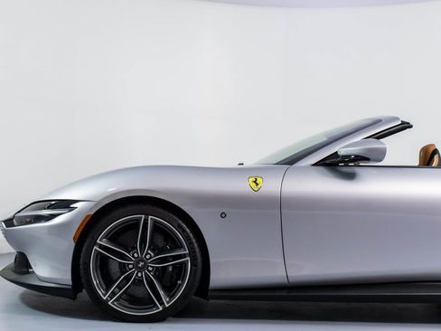 Certified 2025 Ferrari Roma Spider RWD image 28
