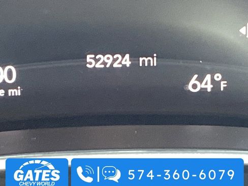 Used 2023 Chrysler Pacifica Touring-L image 4