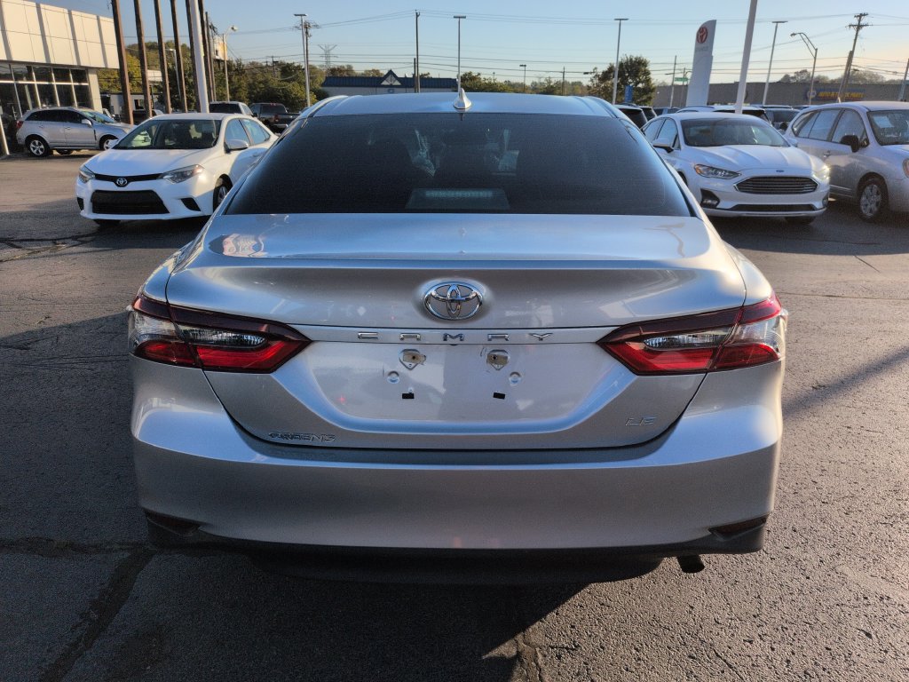 Used 2024 Toyota Camry LE w/ Convenience Package FWD image 4
