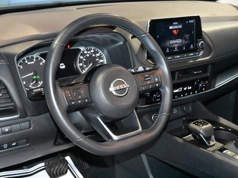 Used 2023 Nissan Rogue SV w/ SV Premium B Package AWD/4WD image 2