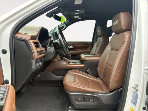 Used 2021 Chevrolet Tahoe High Country w/ Premium Package AWD/4WD image 9