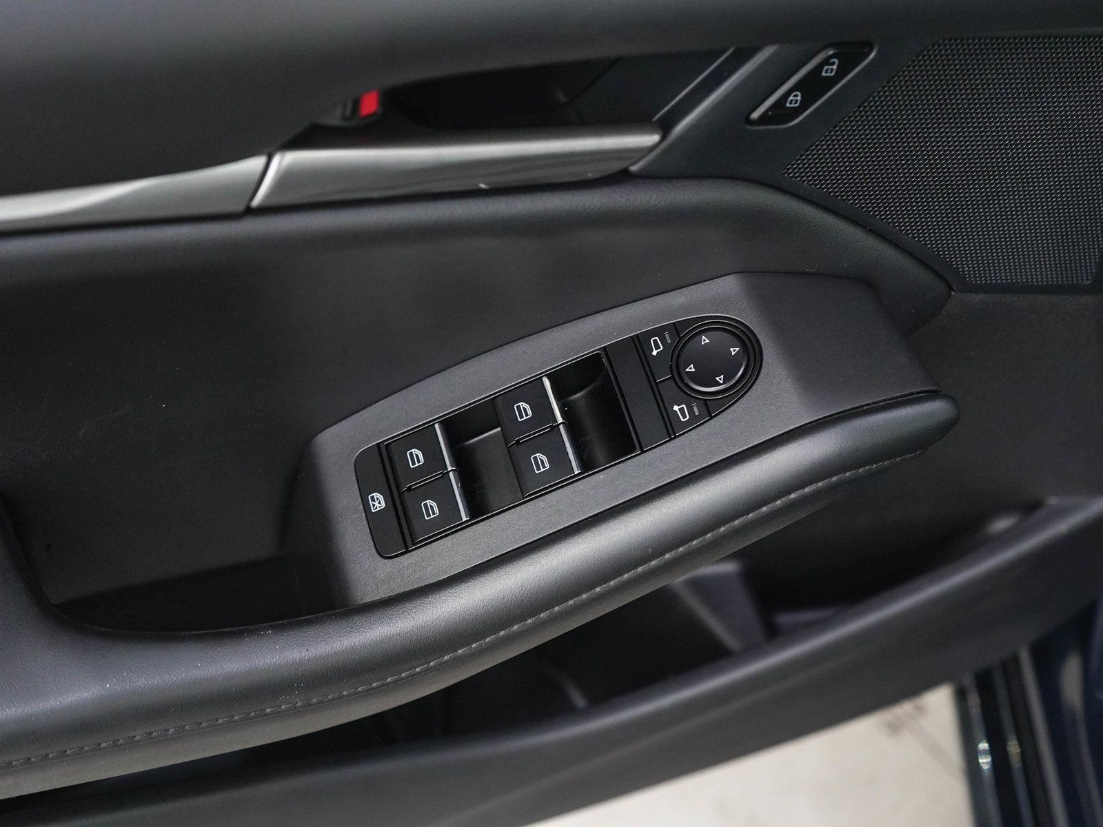 Used 2020 MAZDA MAZDA3 AWD Sedan w/ Select Package image 18
