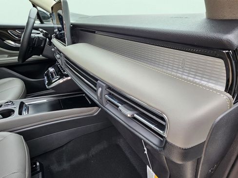 New 2026 Lincoln Corsair Premiere AWD/4WD image 15