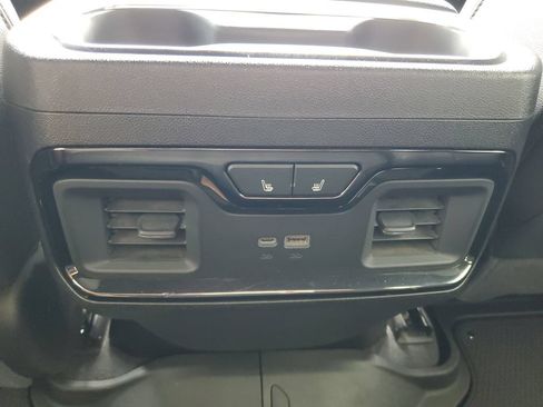 Used 2024 GMC Sierra 1500 AT4 w/ Technology Package AWD/4WD image 25