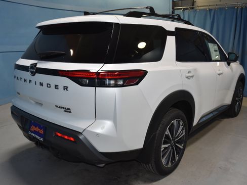 New 2026 Nissan Pathfinder Platinum w/ Cargo Package image 25