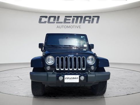 Used 2016 Jeep Wrangler Unlimited Sahara w/ Connectivity Group AWD/4WD image 8