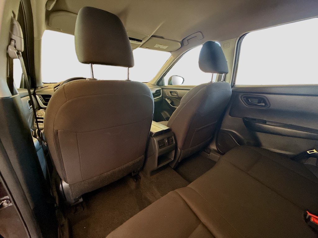 Used 2024 Nissan Rogue S AWD/4WD image 24