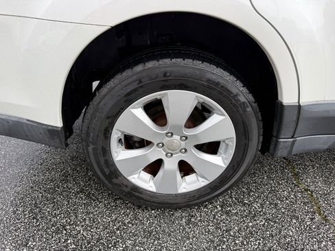 Used 2011 Subaru Outback 2.5i Limited w/ PWR Moonroof Pkg image 17