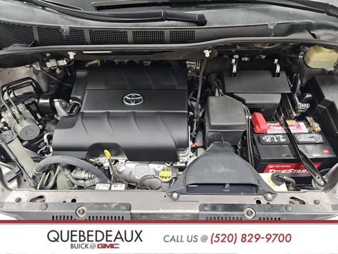 Used 2016 Toyota Sienna Limited image 16