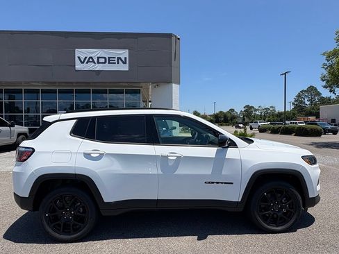 New 2026 Jeep Compass Latitude AWD/4WD image 6