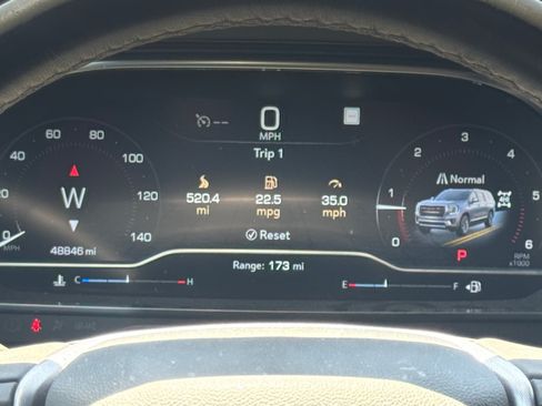 Used 2023 GMC Yukon SLT AWD/4WD image 14