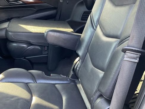 Used 2019 Cadillac Escalade Luxury image 58