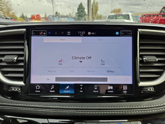 Used 2024 Chrysler Pacifica Limited FWD image 30
