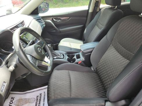 Used 2019 Nissan Rogue SV w/ Premium Package AWD/4WD image 7