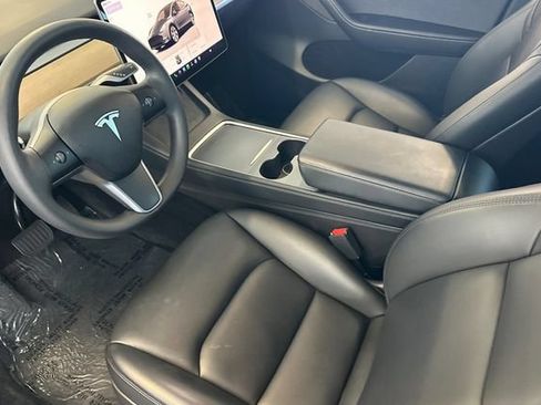 Used 2023 Tesla Model Y AWD image 11