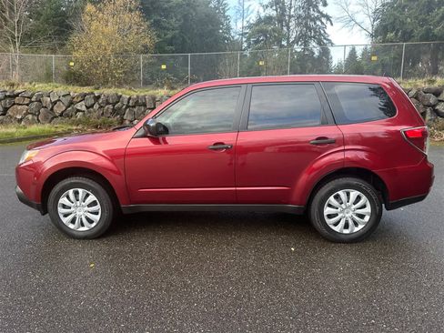 Used 2010 Subaru Forester 2.5X image 2