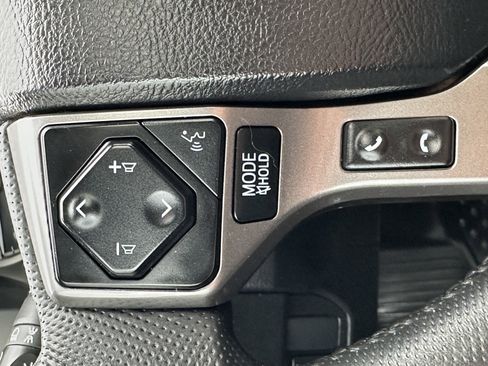 Used 2022 Toyota Tacoma Limited image 41