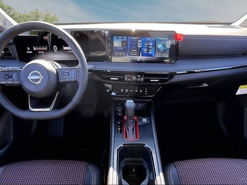 New 2027 Nissan Kicks SR FWD image 5