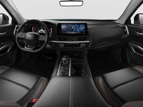 New 2026 Nissan Pathfinder SL image 2