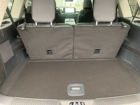 New 2026 Lincoln Aviator AWD w/ Jet Appearance Package image 5