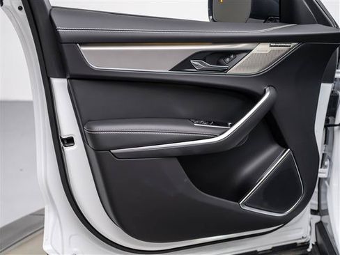New 2025 Jaguar F-PACE R-Dynamic S AWD/4WD image 24