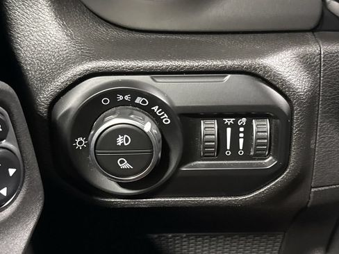 Used 2021 Jeep Gladiator Sport AWD/4WD image 19