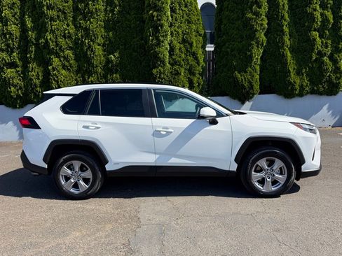 Certified 2025 Toyota RAV4 XLE AWD/4WD image 11