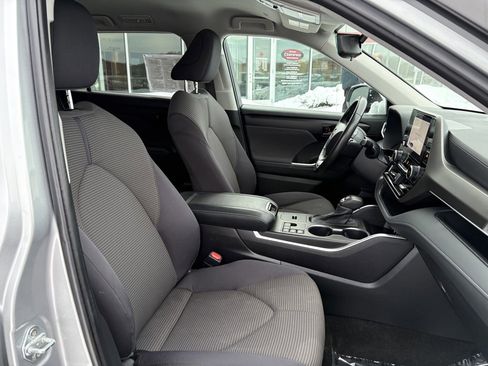 Certified 2023 Toyota Highlander LE image 16