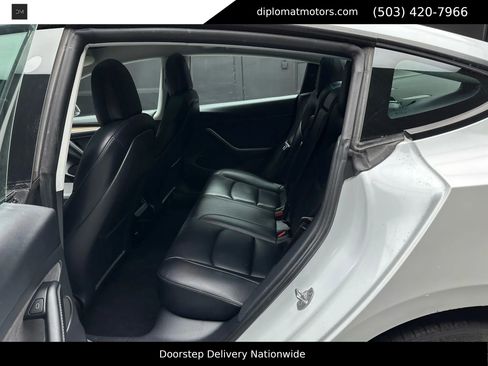 Used 2022 Tesla Model 3 image 21