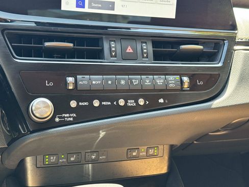 Used 2025 Lexus ES 350 w/ Premium Package FWD image 20