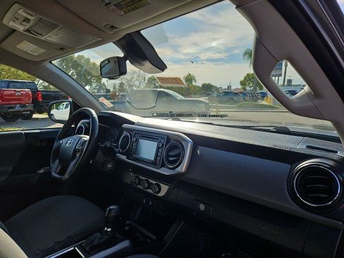 Used 2019 Toyota Tacoma SR5 RWD image 27