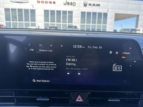 Used 2025 Kia Sportage EX image 16