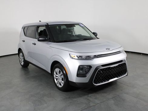 Used 2020 Kia Soul LX image 12