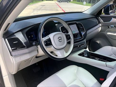 Used 2025 Volvo XC90 B6 Plus AWD/4WD image 17