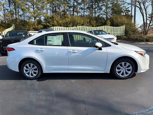 New 2026 Toyota Corolla LE image 2