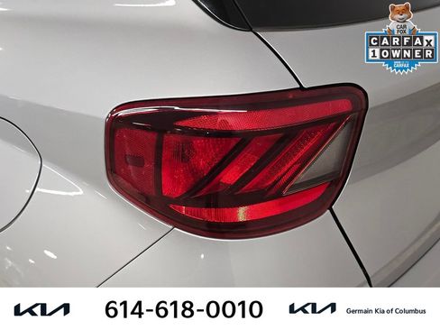 Used 2020 Hyundai Venue SEL FWD image 16