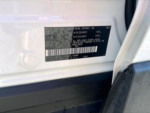 Used 2025 Toyota RAV4 XLE w/ Convenience Package AWD/4WD image 32