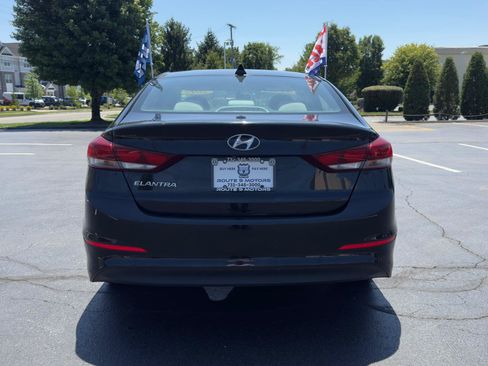 Used 2017 Hyundai Elantra SE FWD image 5