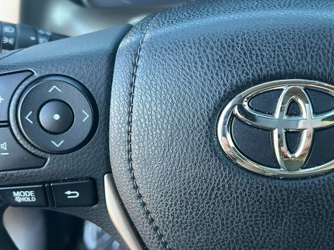 Used 2014 Toyota RAV4 XLE image 19
