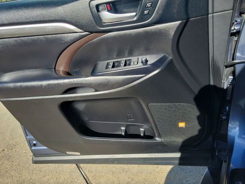 Used 2018 Toyota Highlander Limited Platinum image 14