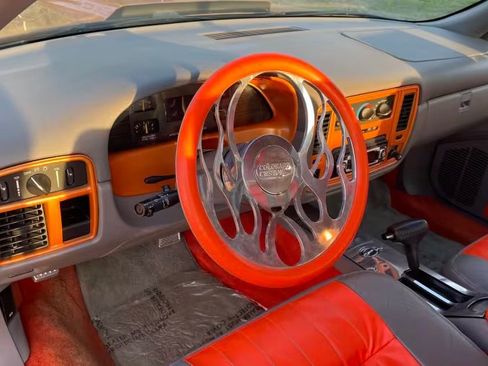 Used 1995 Chevrolet Impala SS RWD image 10