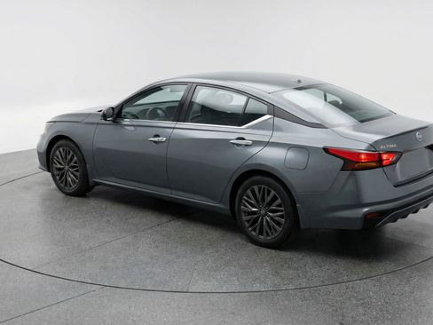 Used 2025 Nissan Altima 2.5 SV image 6