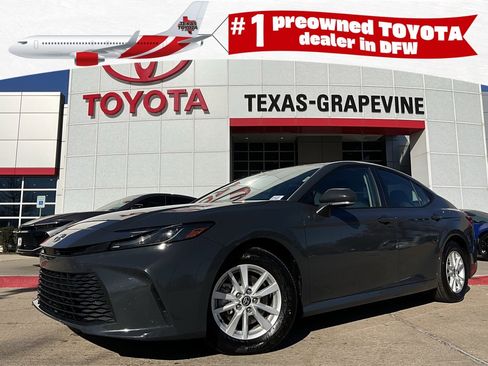 Used 2025 Toyota Camry LE image 1