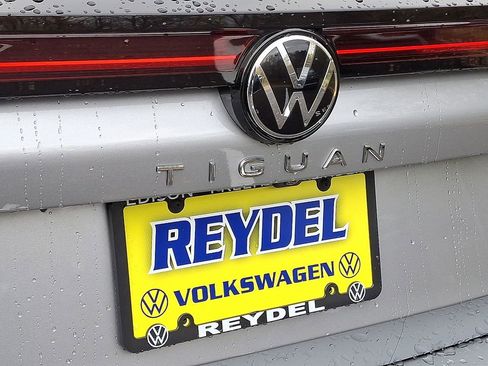 New 2026 Volkswagen Tiguan SE image 16